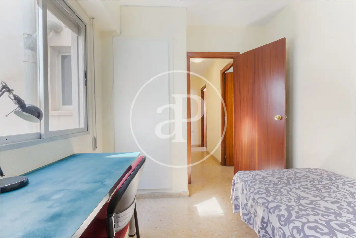 Bedroom of Flat for sale in Valencia  with Heating, Furnished and Balcony