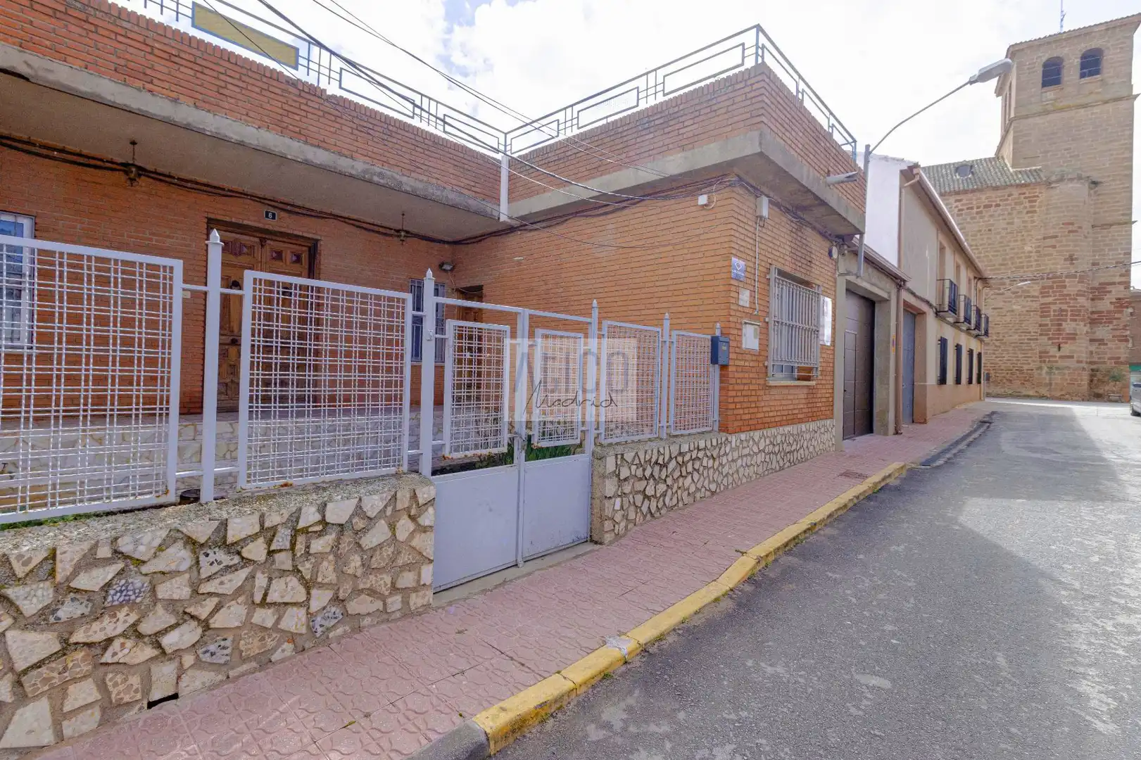 Vista exterior de Casa adosada en venda en Cózar amb Aire condicionat i Terrassa