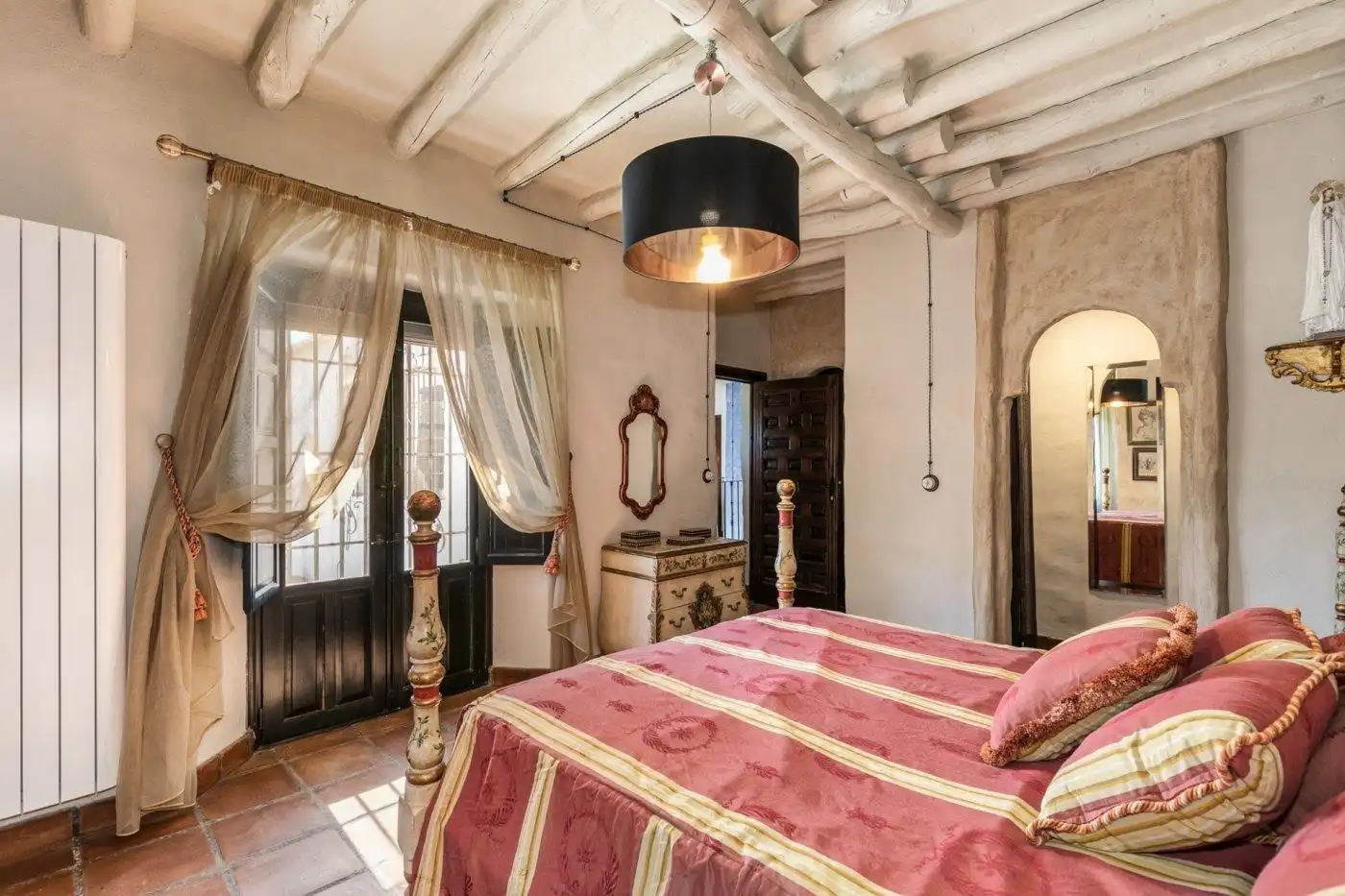 Dormitori de Casa o xalet en venda en Montefrío amb Aire condicionat, Calefacció i Jardí privat