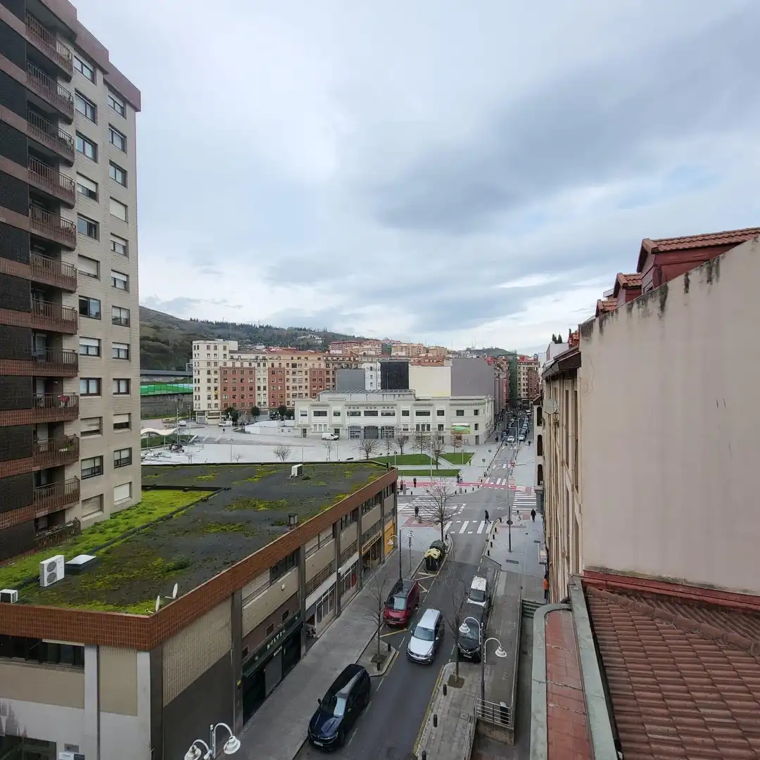 Vista exterior de Piso en venta en Bilbao  con Calefacción y Balcón