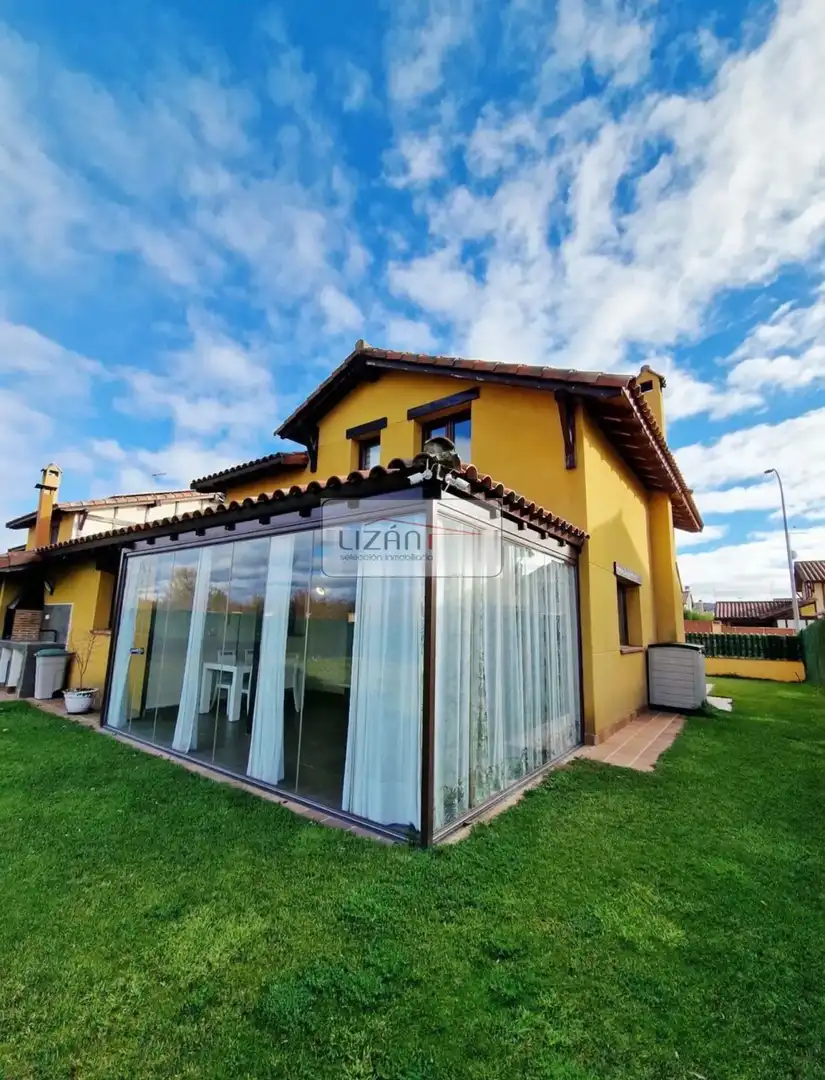 Jardín de Casa o chalet en venta en Villaquilambre con Calefacción, Jardín privado y Terraza