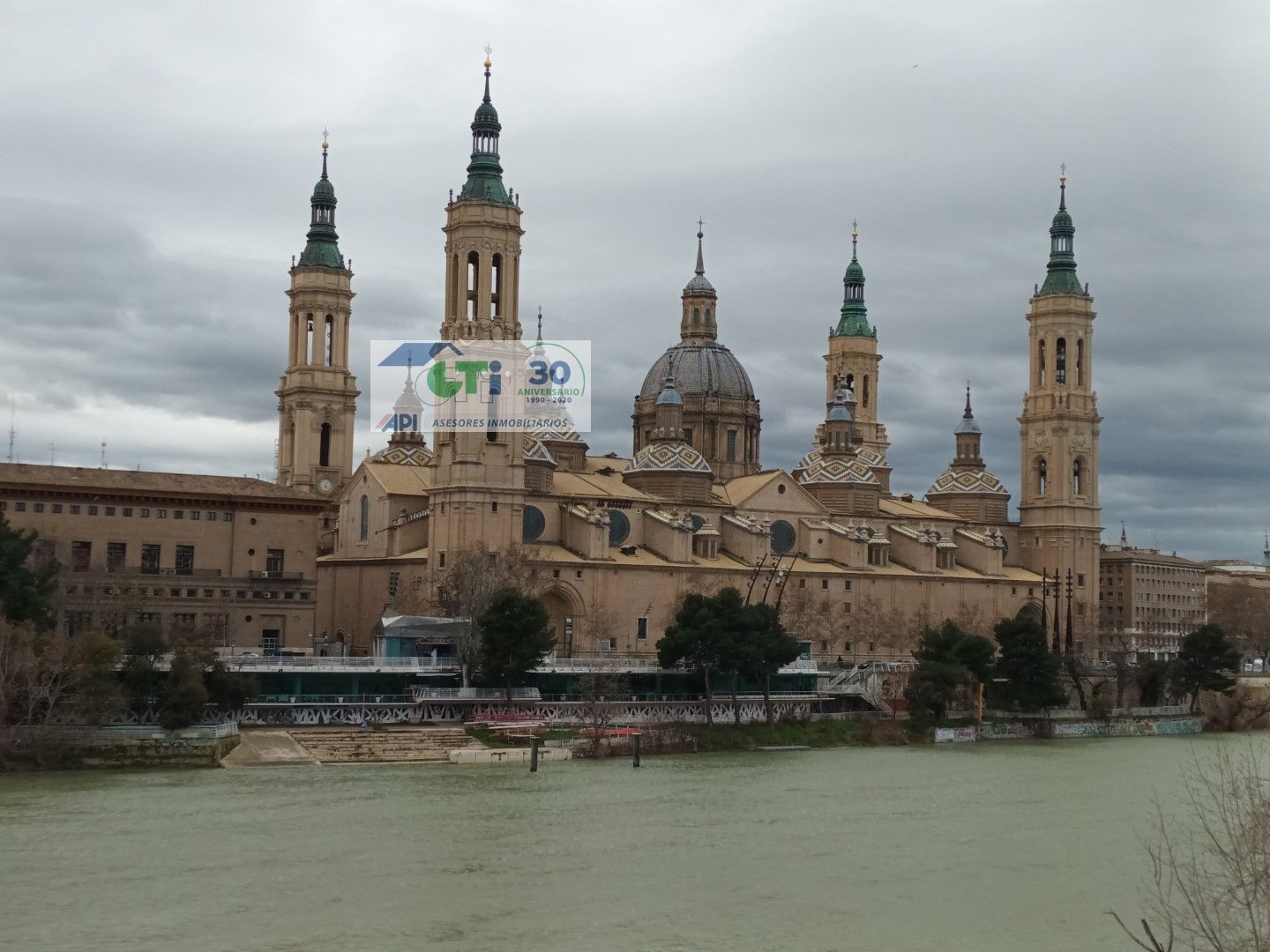 Exterior view of Flat for sale in  Zaragoza Capital