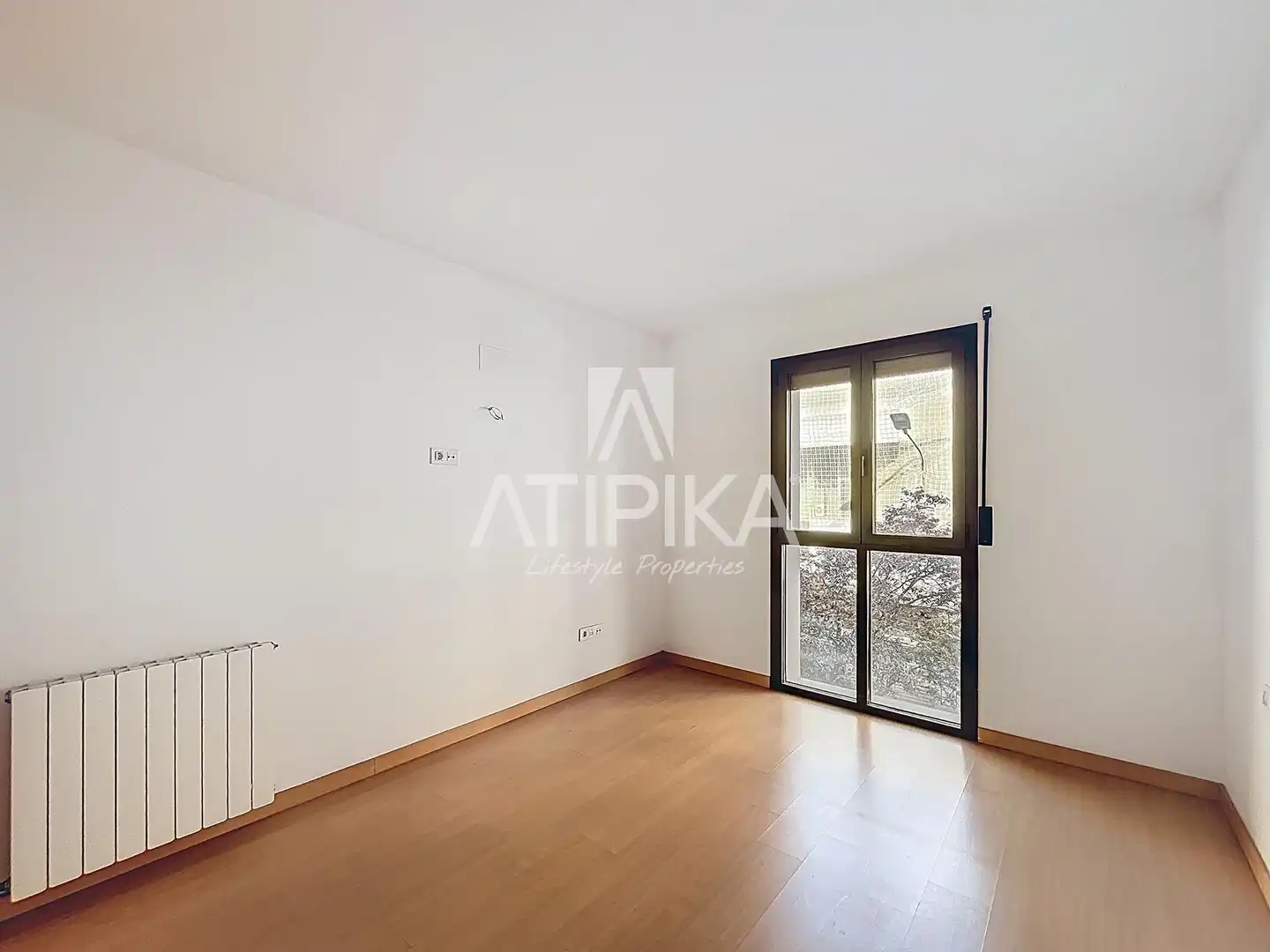Bedroom of Flat for sale in L'Hospitalet de Llobregat  with Heating, Parquet flooring and Terrace