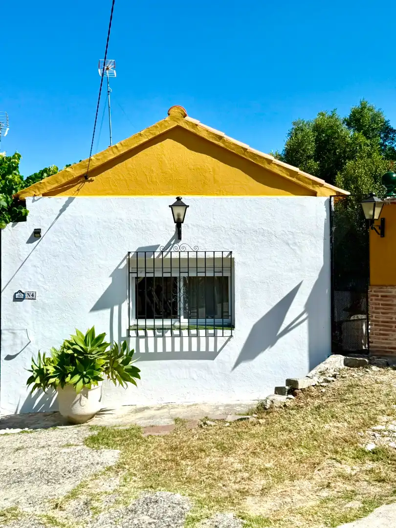 Vista exterior de Casa o xalet de lloguer en Tarifa amb Jardí privat, Terrassa i Traster