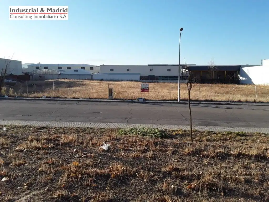 Terreno industrial en venta en Loeches