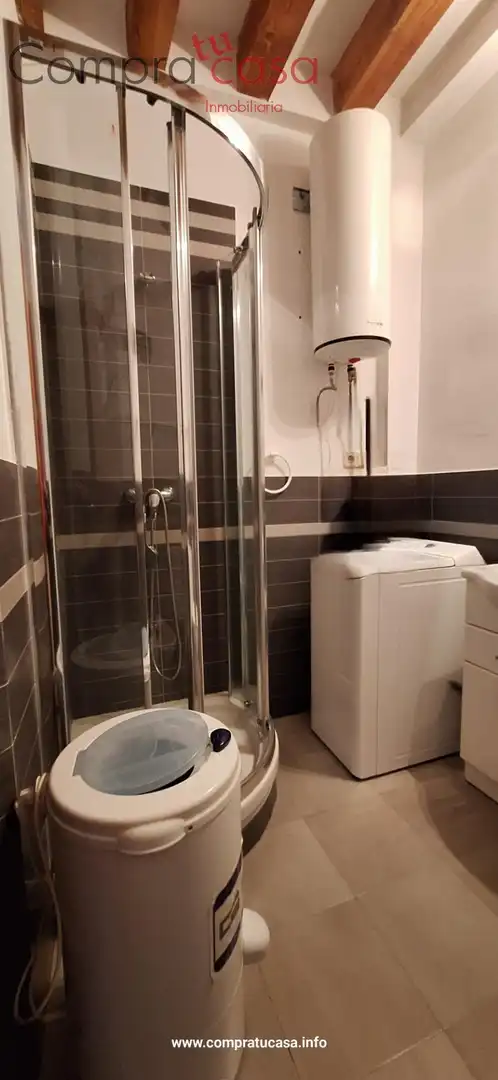 Baño de Estudio de alquiler en Segovia con Calefacción, Amueblado y Balcón