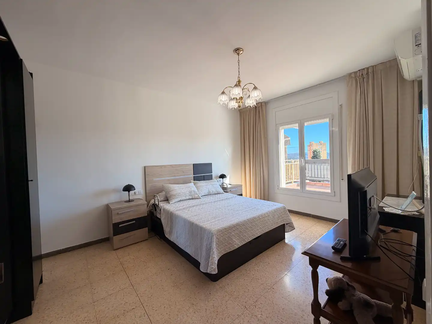 Habitación de Ático para compartir en Rubí con Aire acondicionado, Calefacción y Terraza