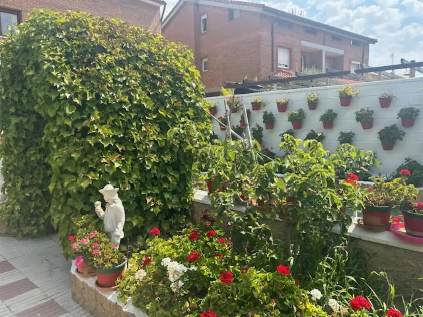 Jardí de Casa adosada en venda en Zaragoza amb Terrassa i Traster