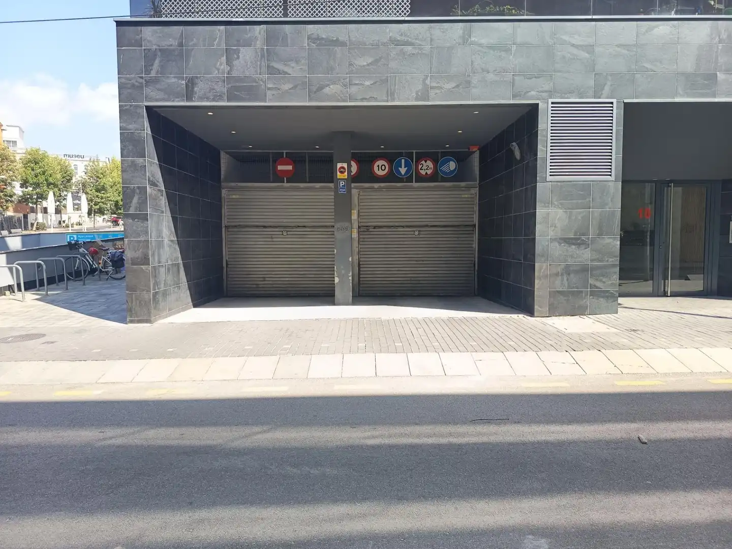 Einzelparkplatz zur Miete in Centre