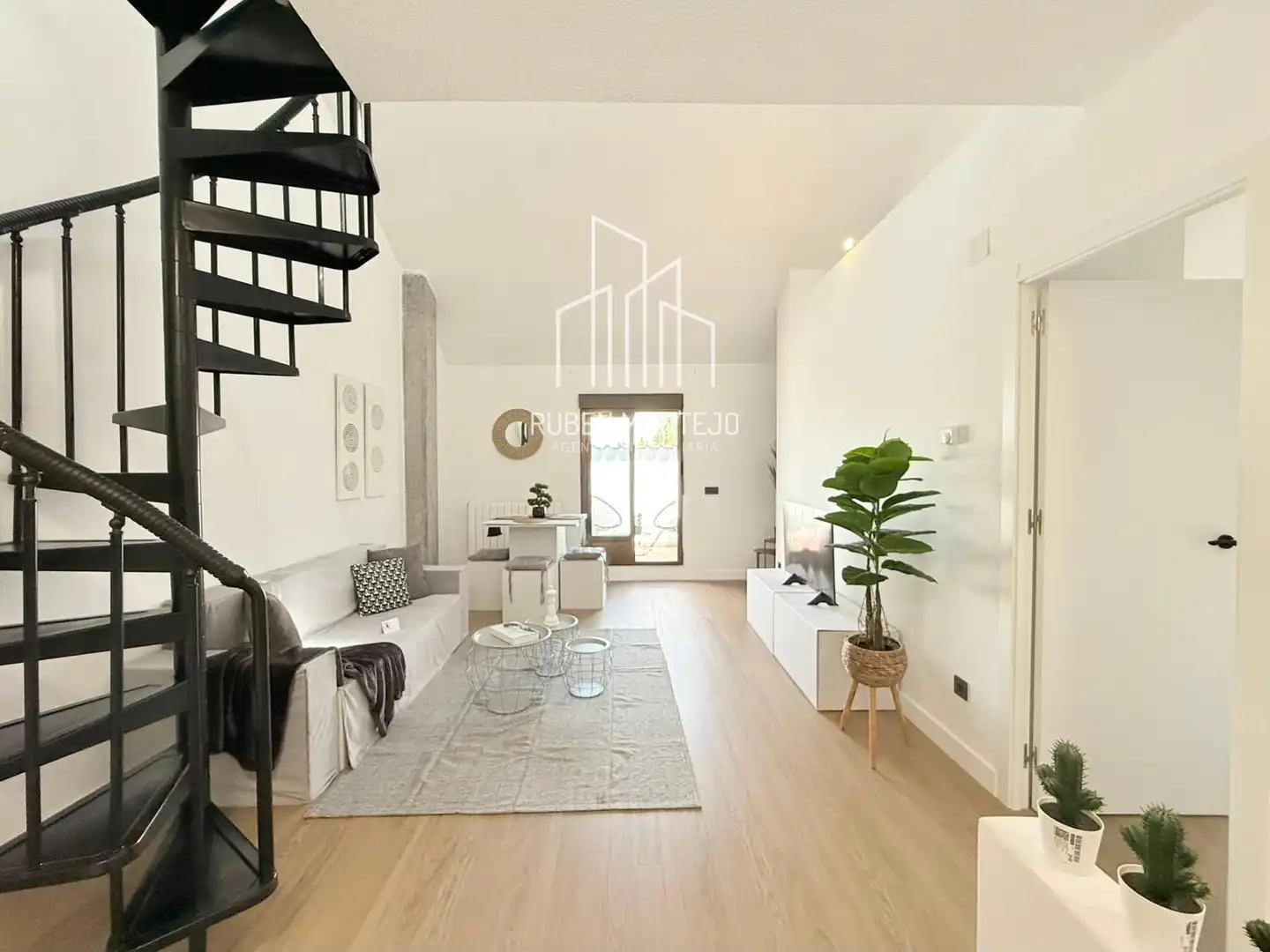 Sala de estar de Dúplex en venta en Villamayor con Calefacción, Terraza y Balcón