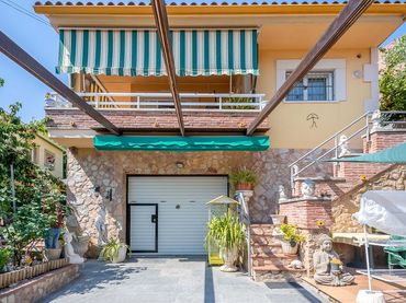 Casa con giardino in vendita a Avinguda Mas Romeu