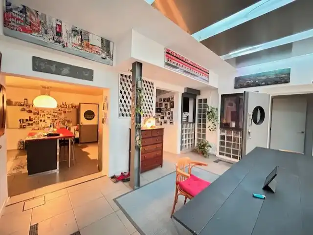 Wohnung zum Verkauf in Barcelona mit Klimaanlage, Privatgarten und Möbliert