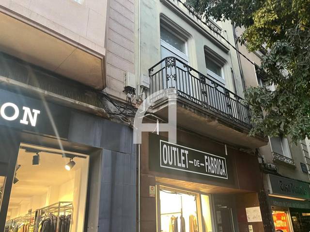 Oficina en Alquiler en Plaça de Clavé en Barri del Centre