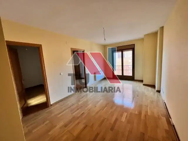 Sala de estar de Piso en venta en El Carpio de Tajo con Calefacción, Parquet y Balcón
