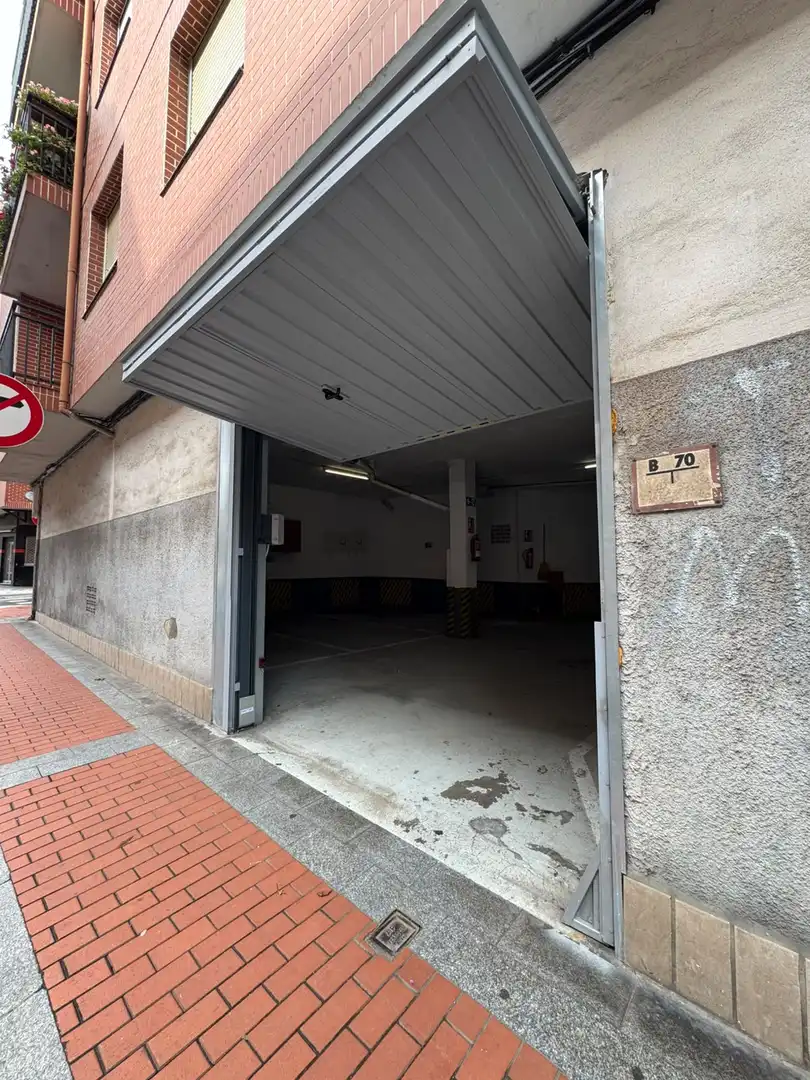 Parkplatz von Garage zur Miete in Barakaldo 