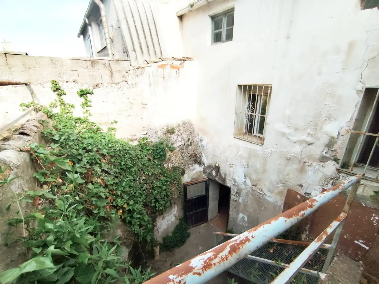 Vista exterior de Casa o xalet en venda en Almoguera amb Jardí privat