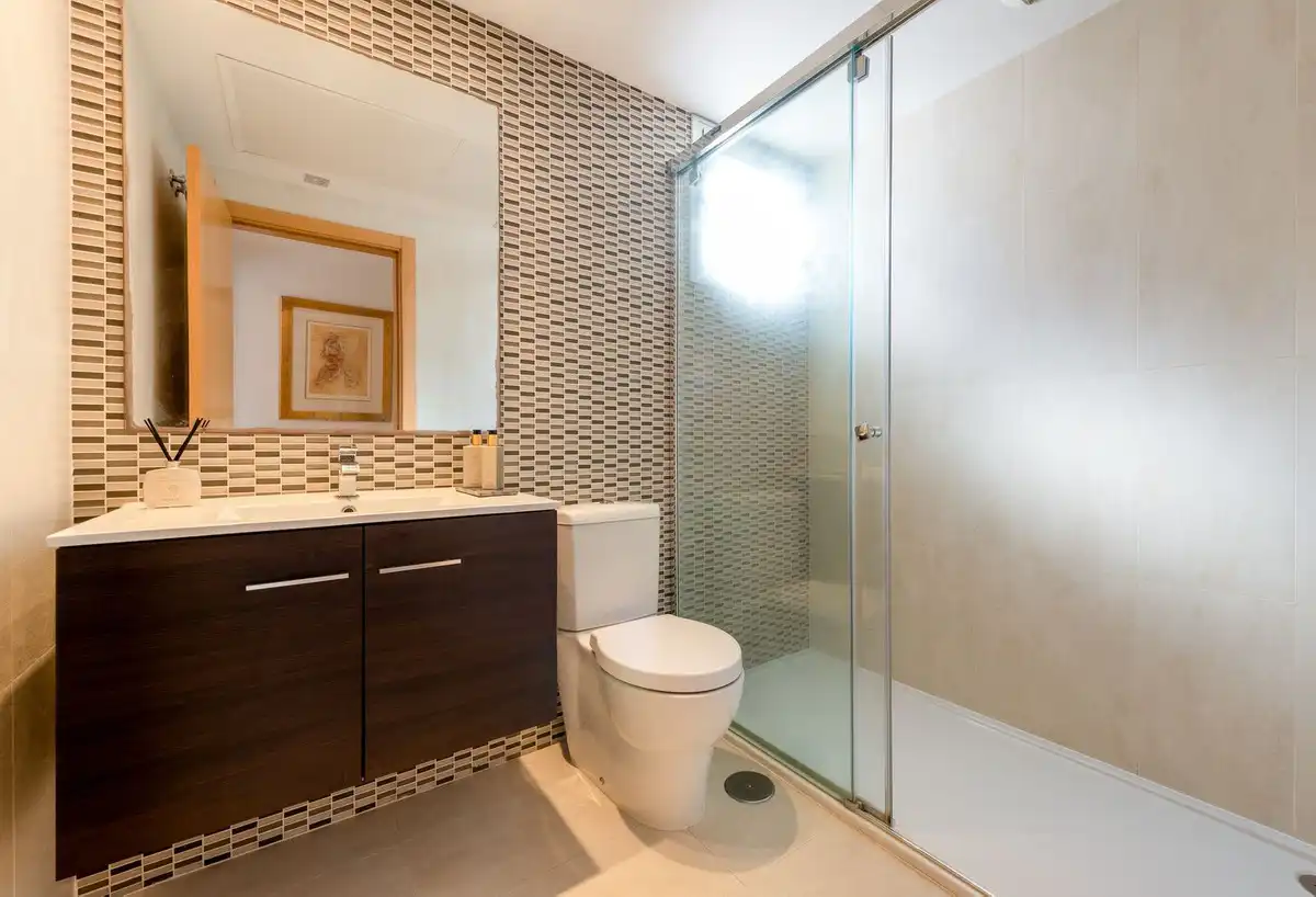 Bany de Apartament en venda en Marbella amb Aire condicionat, Terrassa i Piscina comunitària