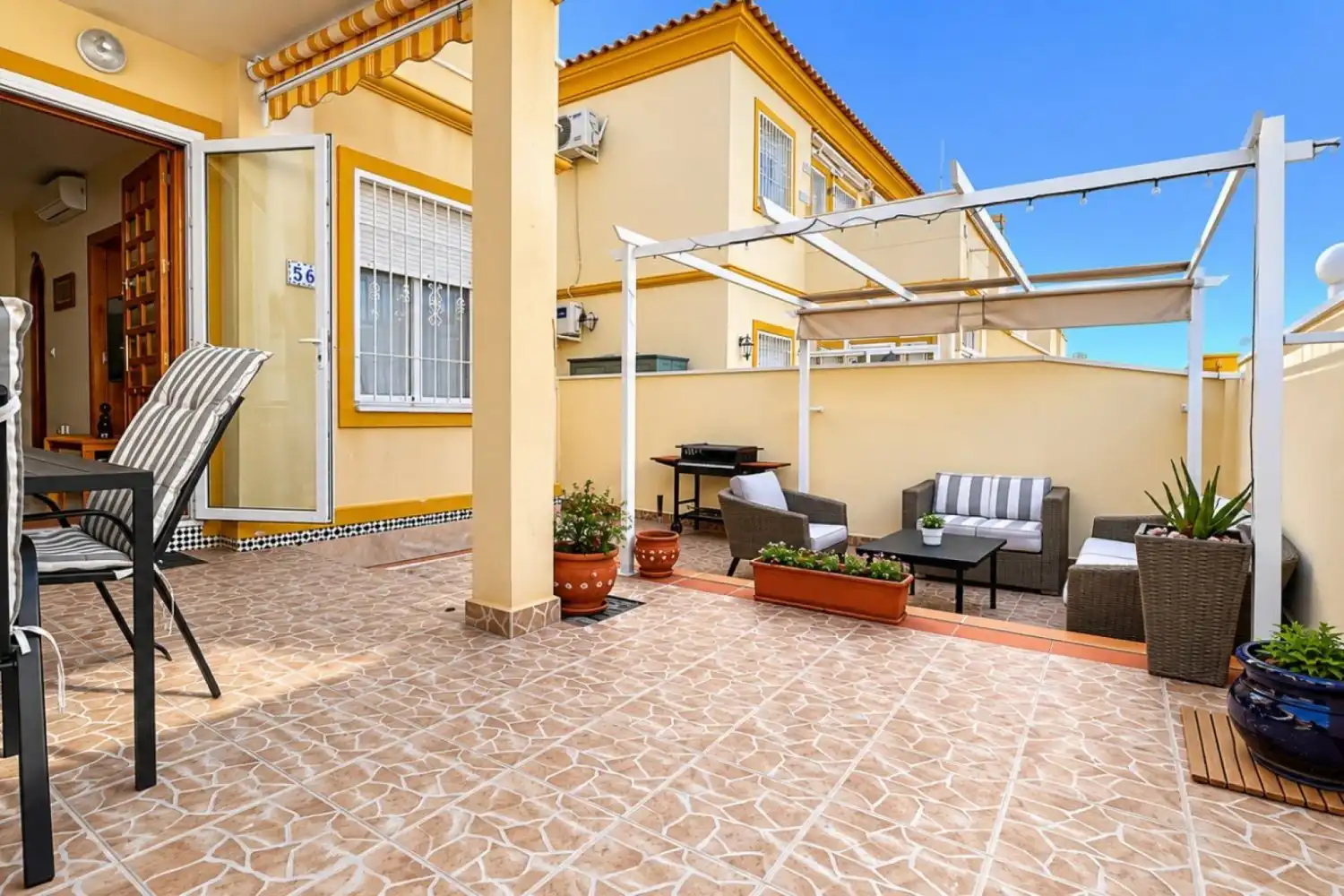 Baixos amb piscina en venda a Orihuela Costa
