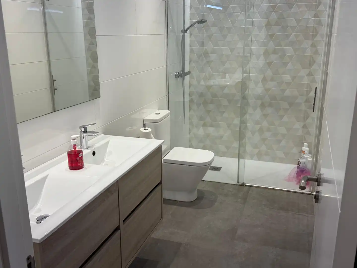 Bathroom of Flat for rent in O Carballiño    with Heating, Parquet flooring and Furnished