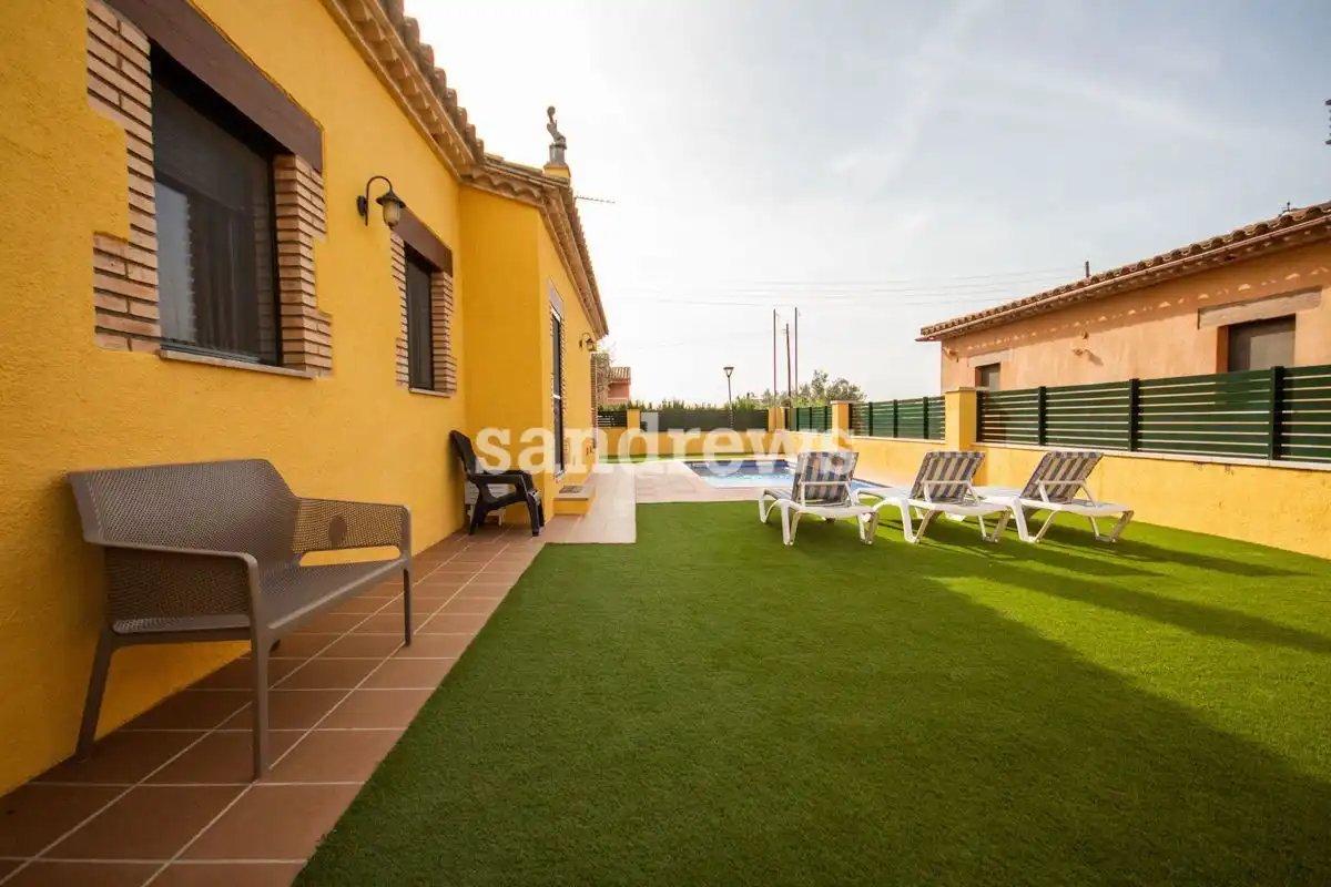 Terraza de Casa o chalet en venta en Sant Miquel de Fluvià con Aire acondicionado, Calefacción y Jardín privado