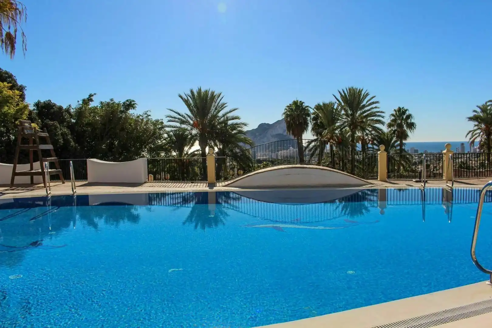 Apartamento con piscina en venta en Calle Imperial Park Resort, imagen 2