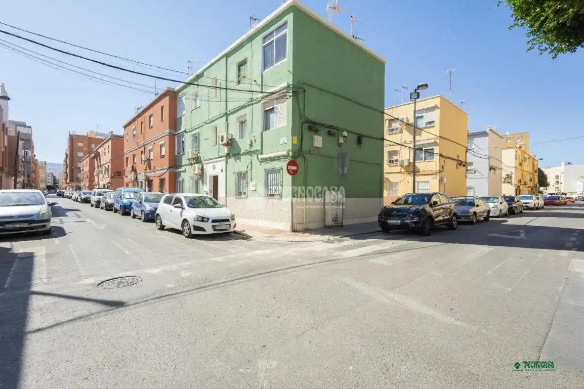 Vista exterior de Piso en venta en Almería