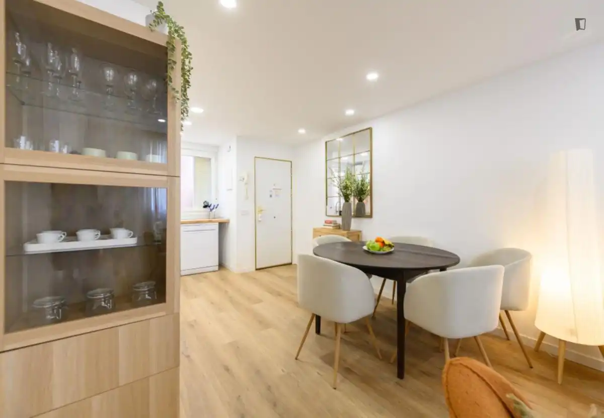 Comedor de Apartamento de alquiler en Madrid con Aire acondicionado, Calefacción y Amueblado