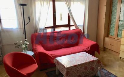 Living room of Flat to rent in  Madrid Capital  with Air Conditioner and Furnished