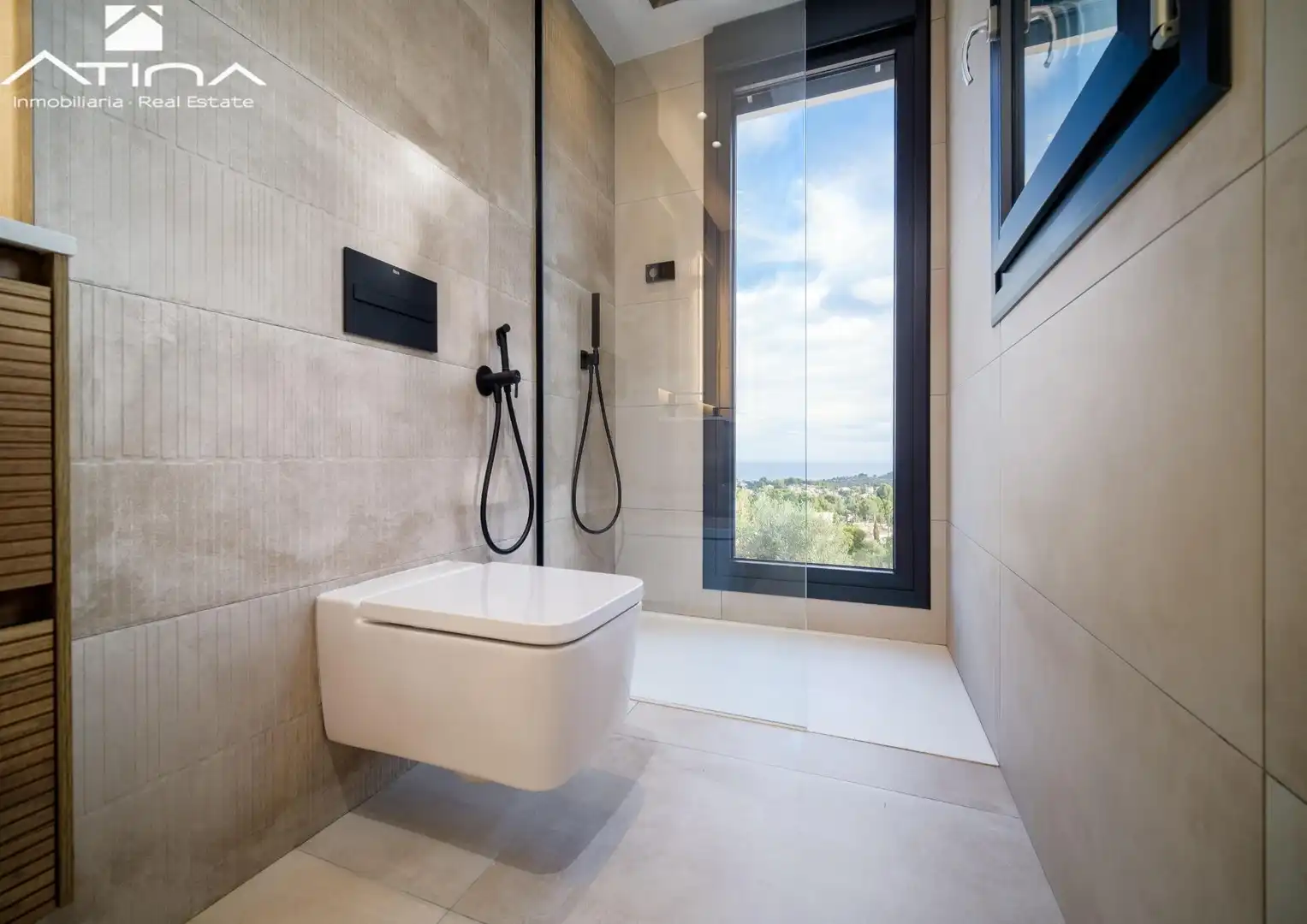 Bathroom of Houses for sale in Dénia  with Air Conditioner, Terrace and Storage room