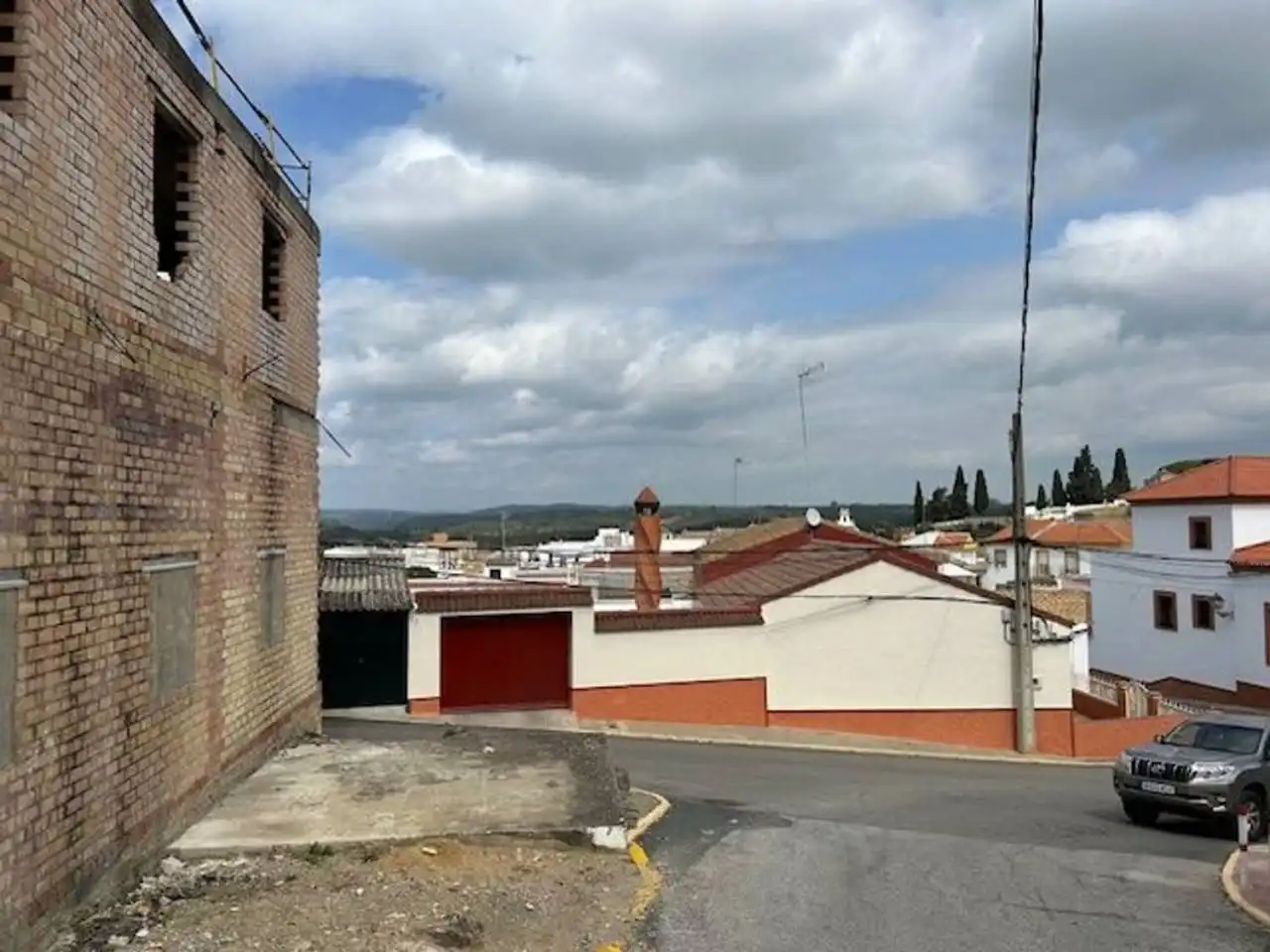 Vista exterior de Edifici en venda en Aznalcóllar