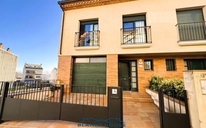 Vista exterior de Casa o xalet en venda en Maçanet de la Selva amb Calefacció, Jardí privat i Terrassa