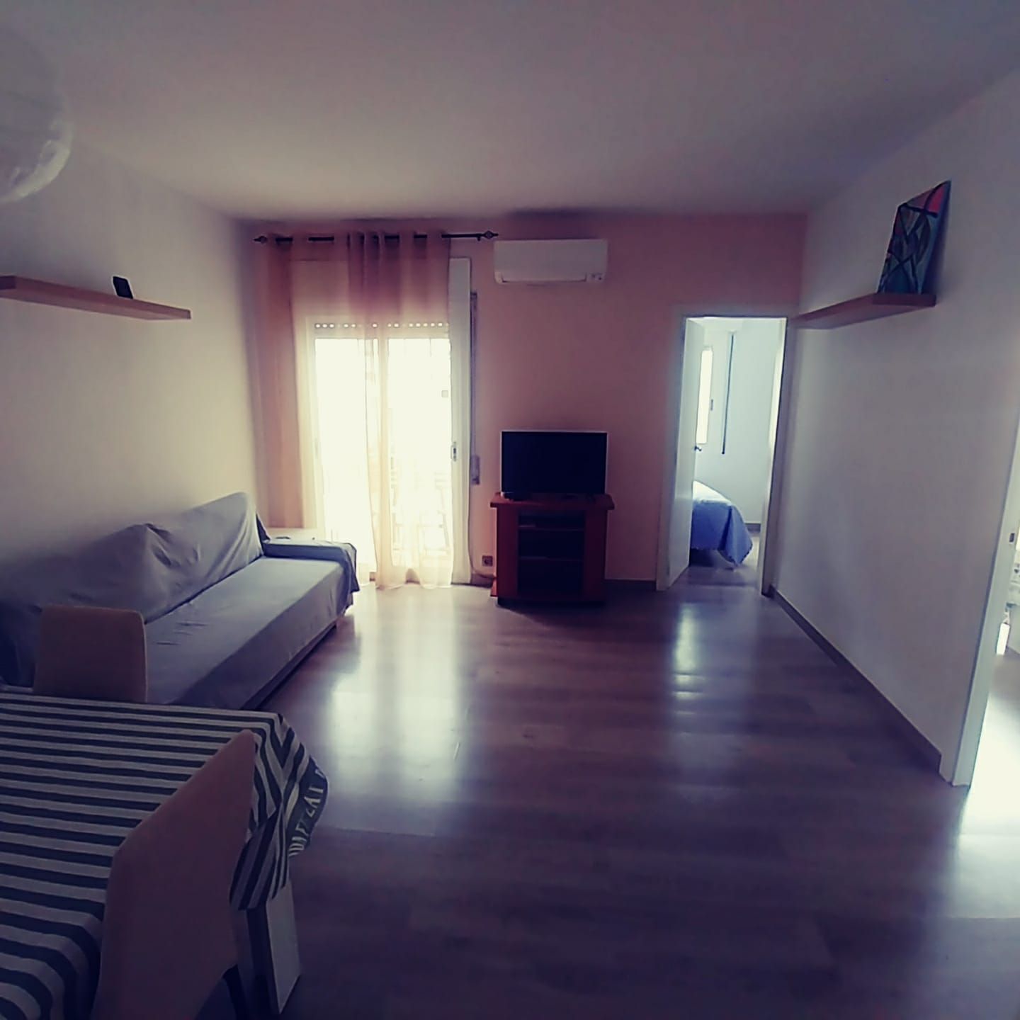 Sala d'estar de Pis de lloguer en Castelldefels amb Aire condicionat, Terrassa i Moblat