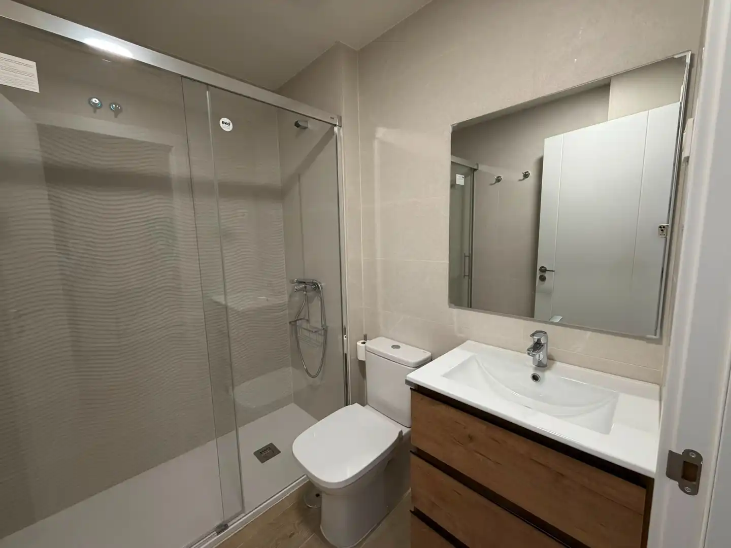 Badezimmer von Wohnung zur Miete in Brunete mit Klimaanlage, Heizung und Abstellraum