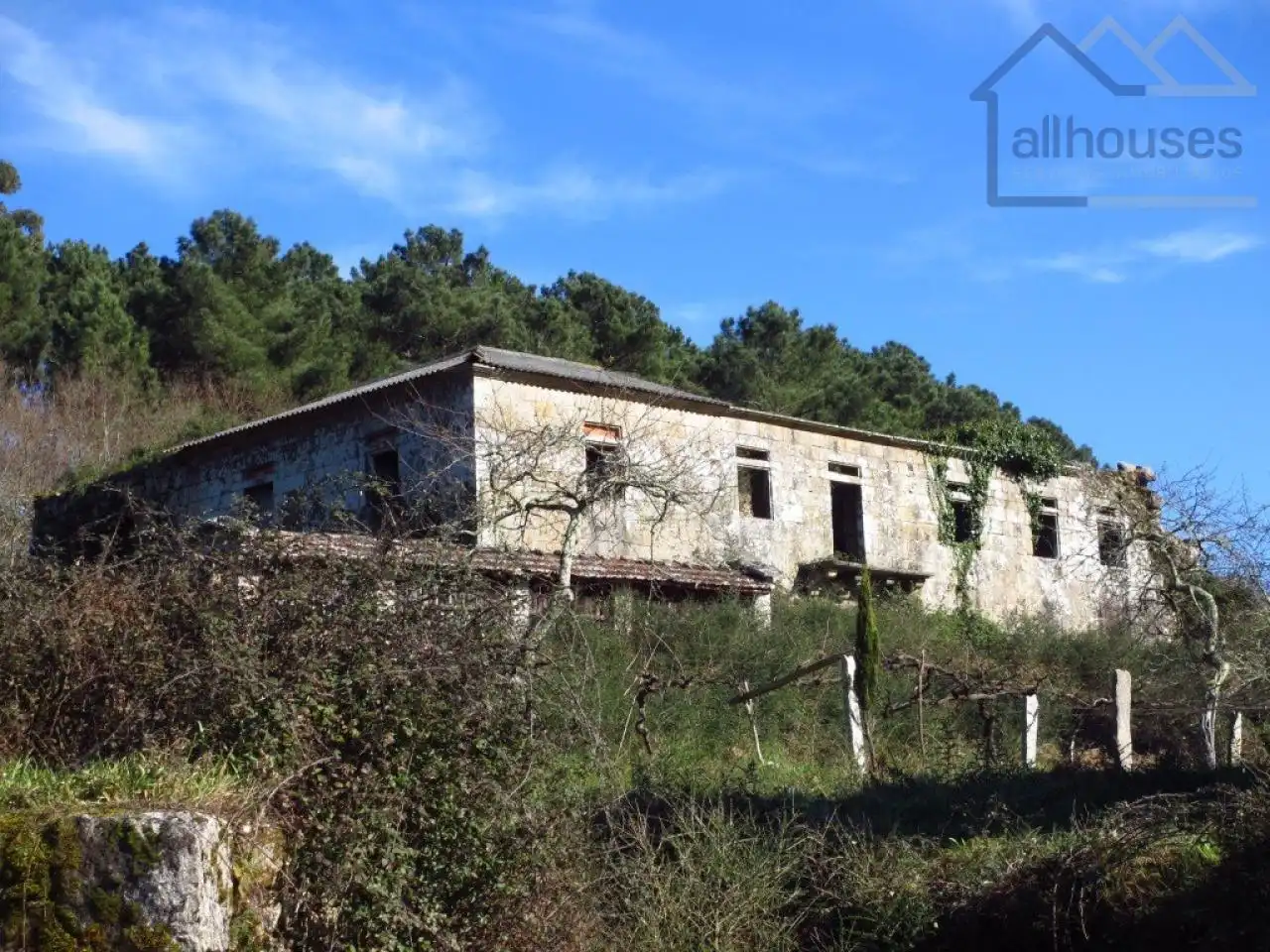 Casa rústica amb jardí en venda a As Neves