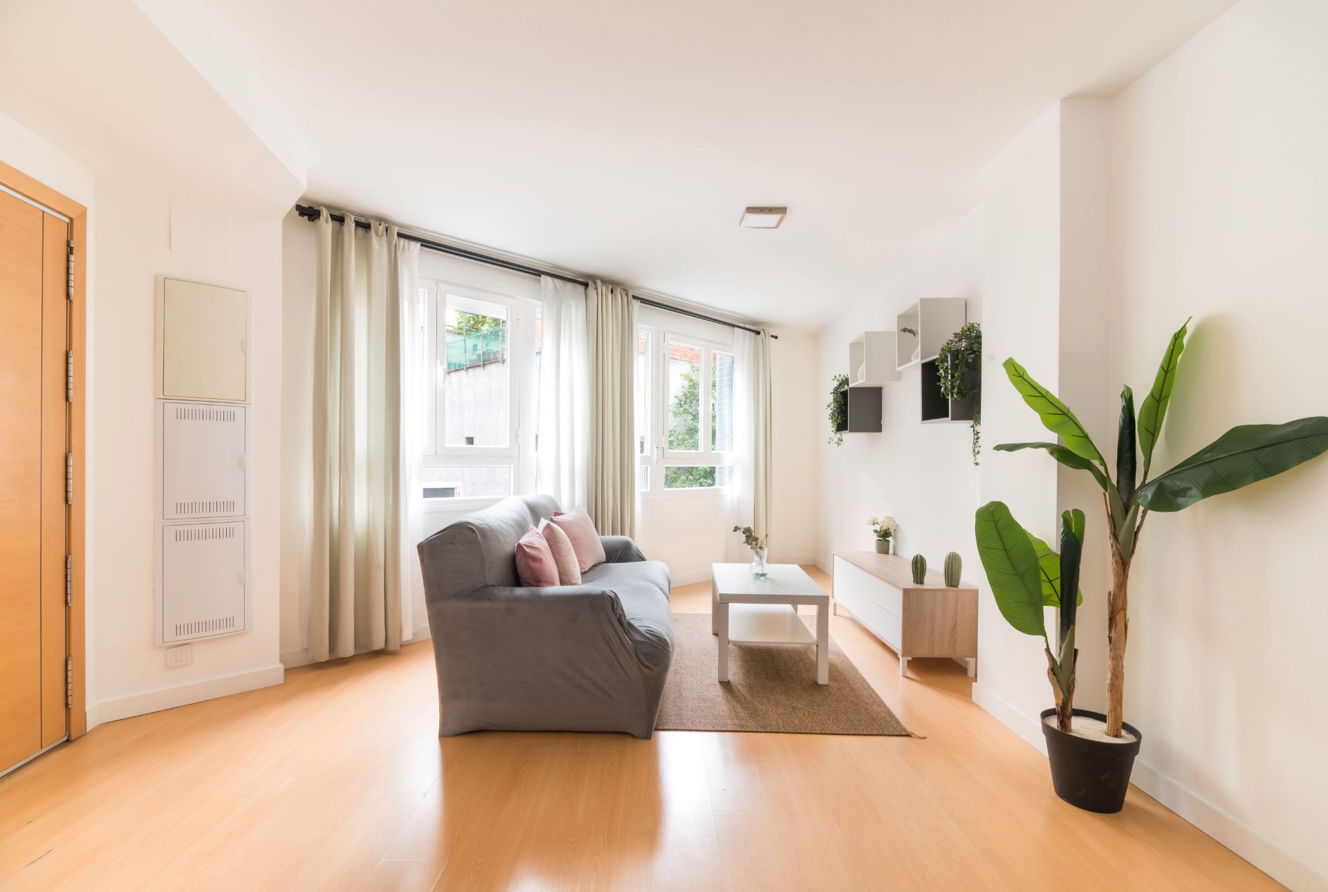 Living room of Flat to rent in  Madrid Capital  with Air Conditioner, Heating and Furnished