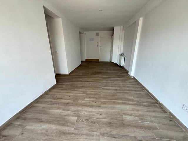 Piso en Alquiler en Calle Betanzos en Valderas - Los Castillos