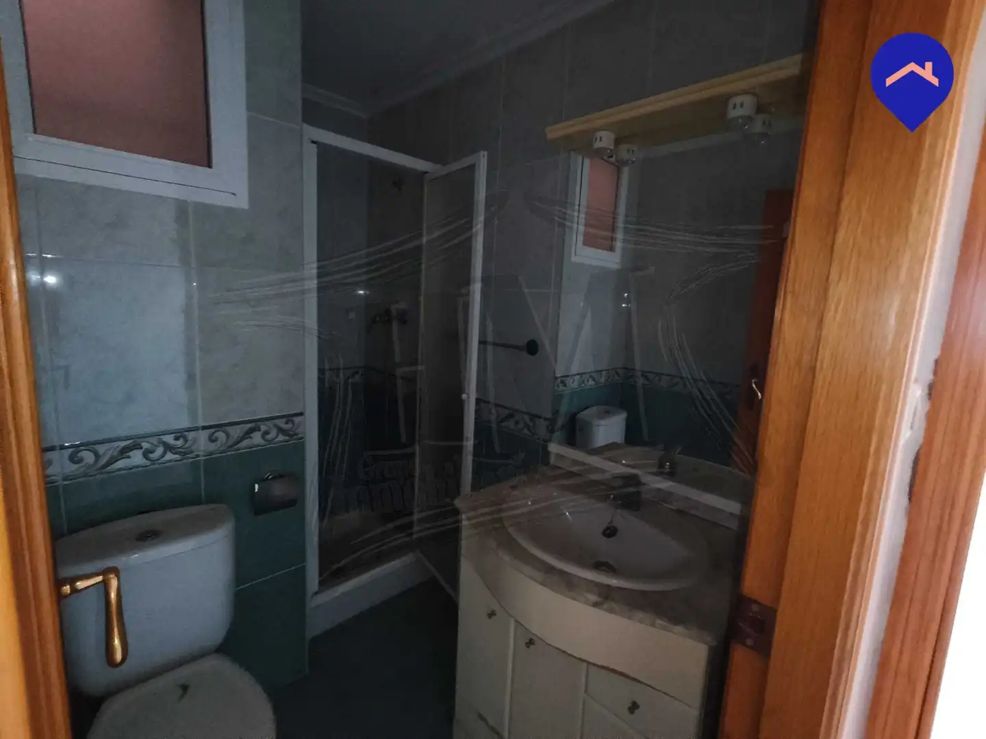 Baño de Piso en venta en Valencia con Calefacción, Terraza y Alarma