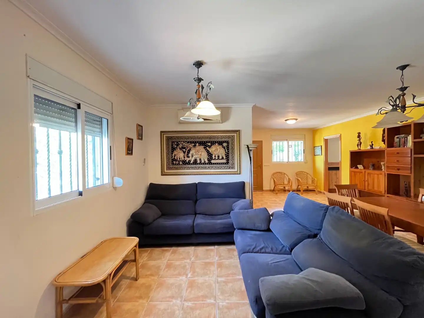 Sala d'estar de Casa o xalet en venda en Sagunto / Sagunt amb Aire condicionat, Calefacció i Jardí privat
