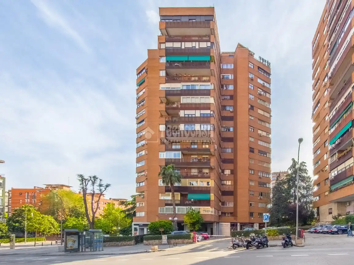 Piso de alquiler en San Pascual, Ciudad Lineal, Madrid Capital