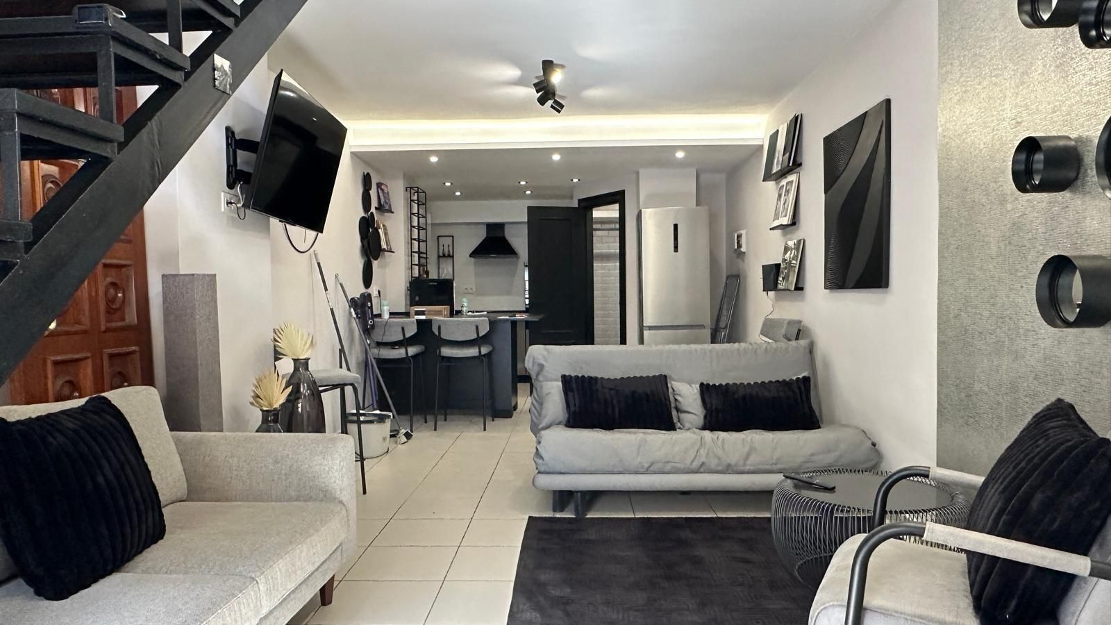 Sala d'estar de Estudi en venda en Rincón de la Victoria amb Aire condicionat