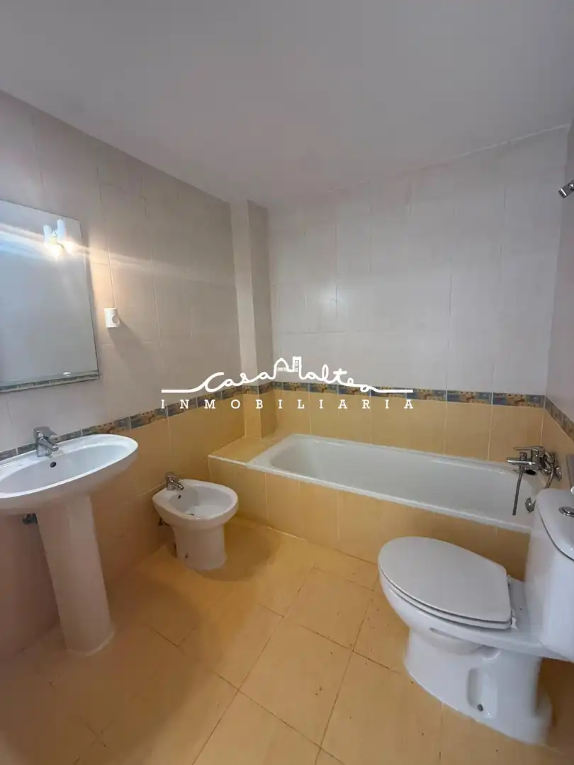 Badezimmer von Wohnung zum Verkauf in Altea mit Klimaanlage und Balkon