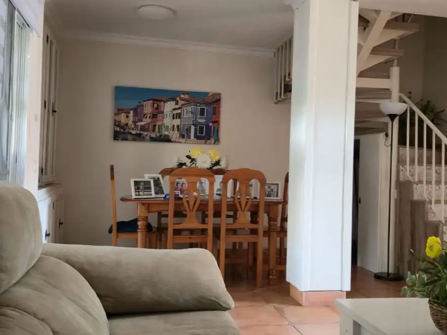 Menjador de Casa o xalet en venda en Algeciras amb Aire condicionat, Terrassa i Balcó