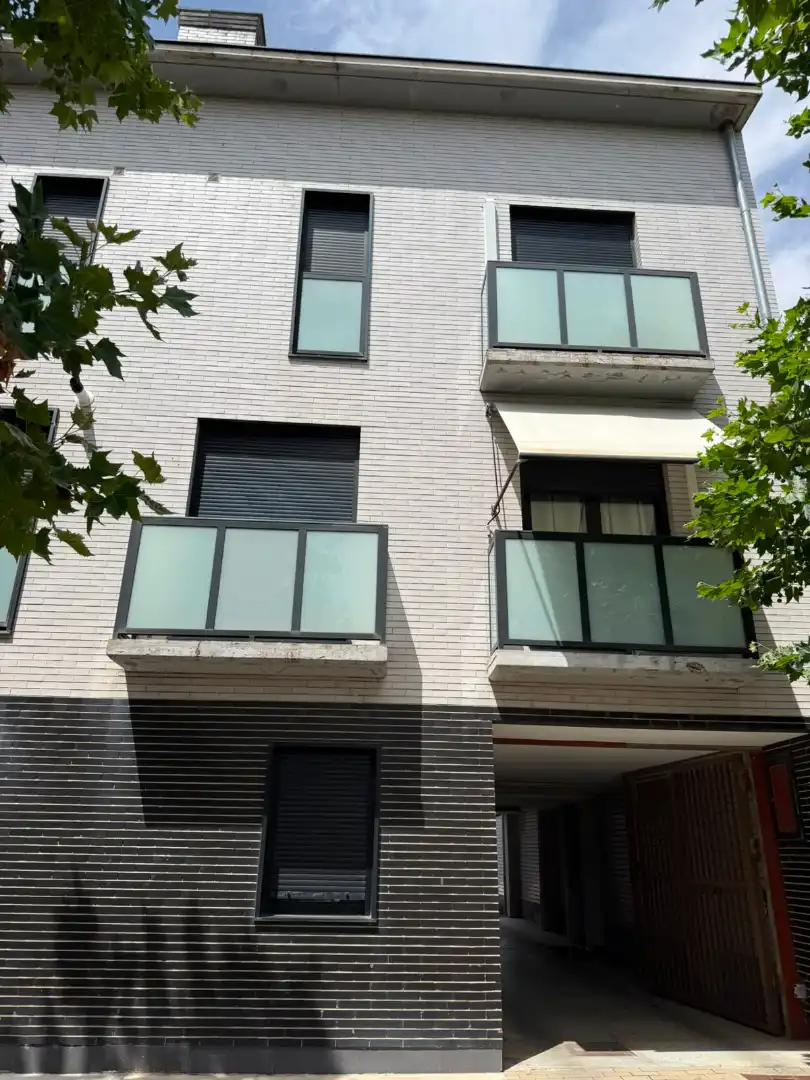 Vista exterior de Piso en venta en Cigales con Parquet, Terraza y Trastero