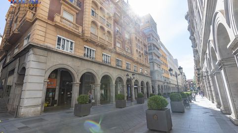 EXCLUSIVA VIVIENDA SEÑORIAL EN ANGEL GANIVET, EN PLENO CORAZON DE GRANADA