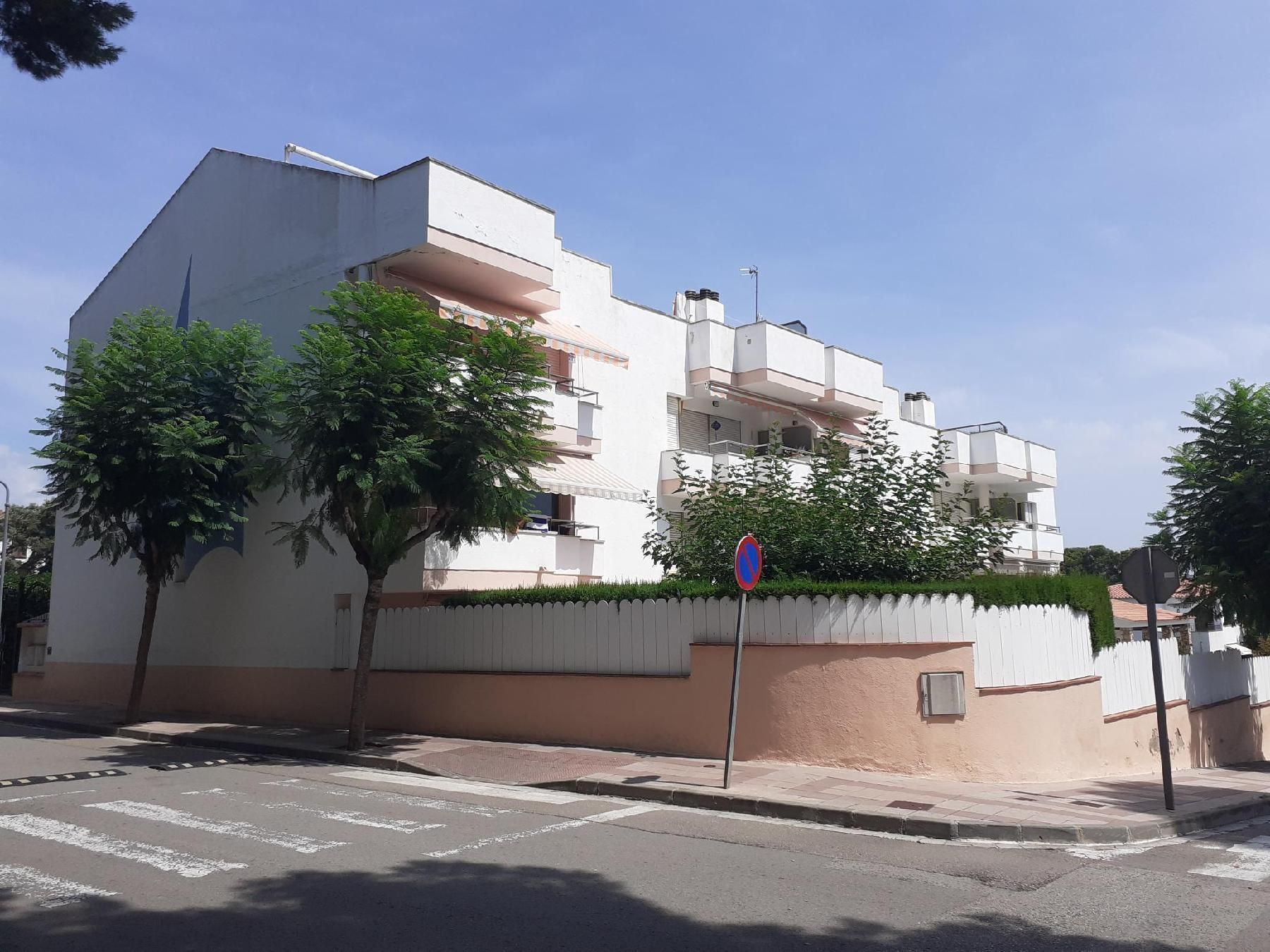 Vista exterior de Garaje en venta en Roda de Berà