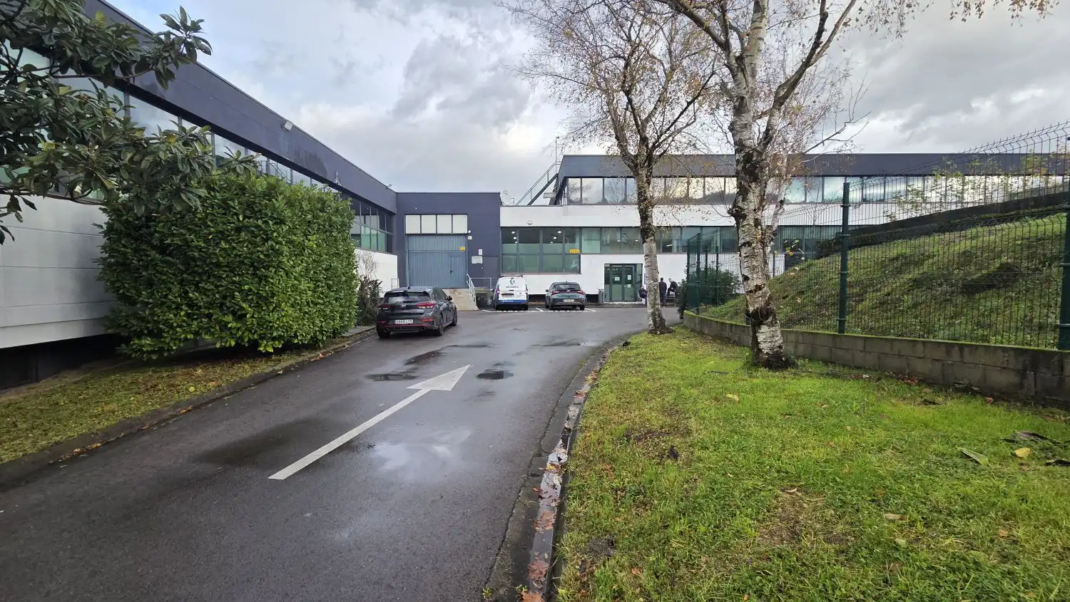 Außenansicht von Büro zur Miete in Zamudio