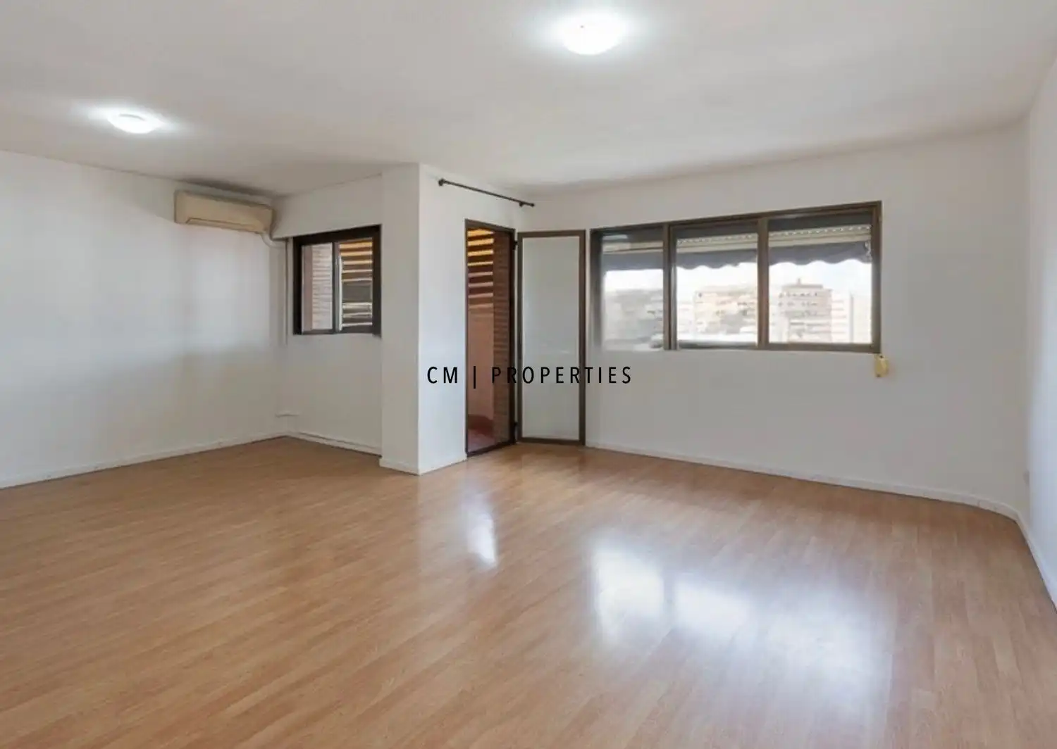 Flat for rent in  Valencia Capital  with Air Conditioner, Heating and Terrace