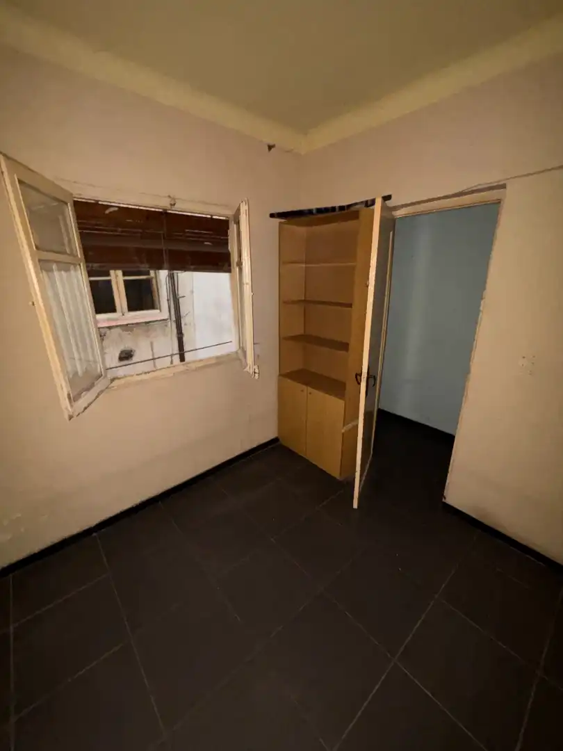 Habitación de Piso en venta en Badalona con Alarma