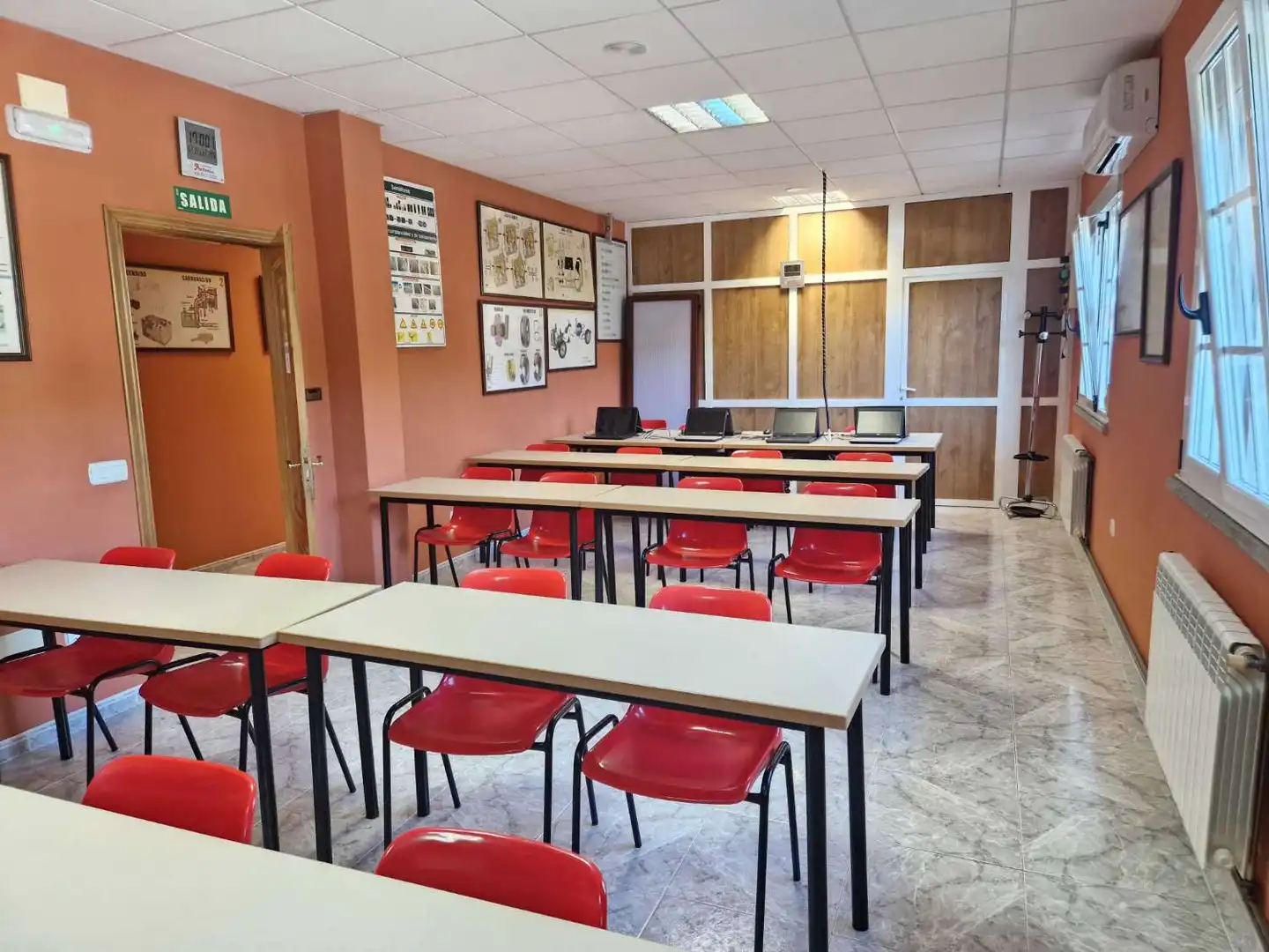 Local de alquiler en Lousame con Amueblado