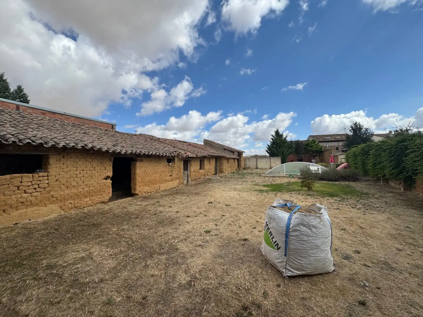 Finca rústica en venta en Osorno la Mayor con Jardín privado, Trastero y Piscina